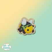 bumblebee wooden pin